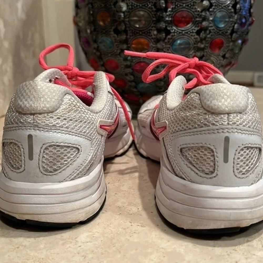 Nike style dart